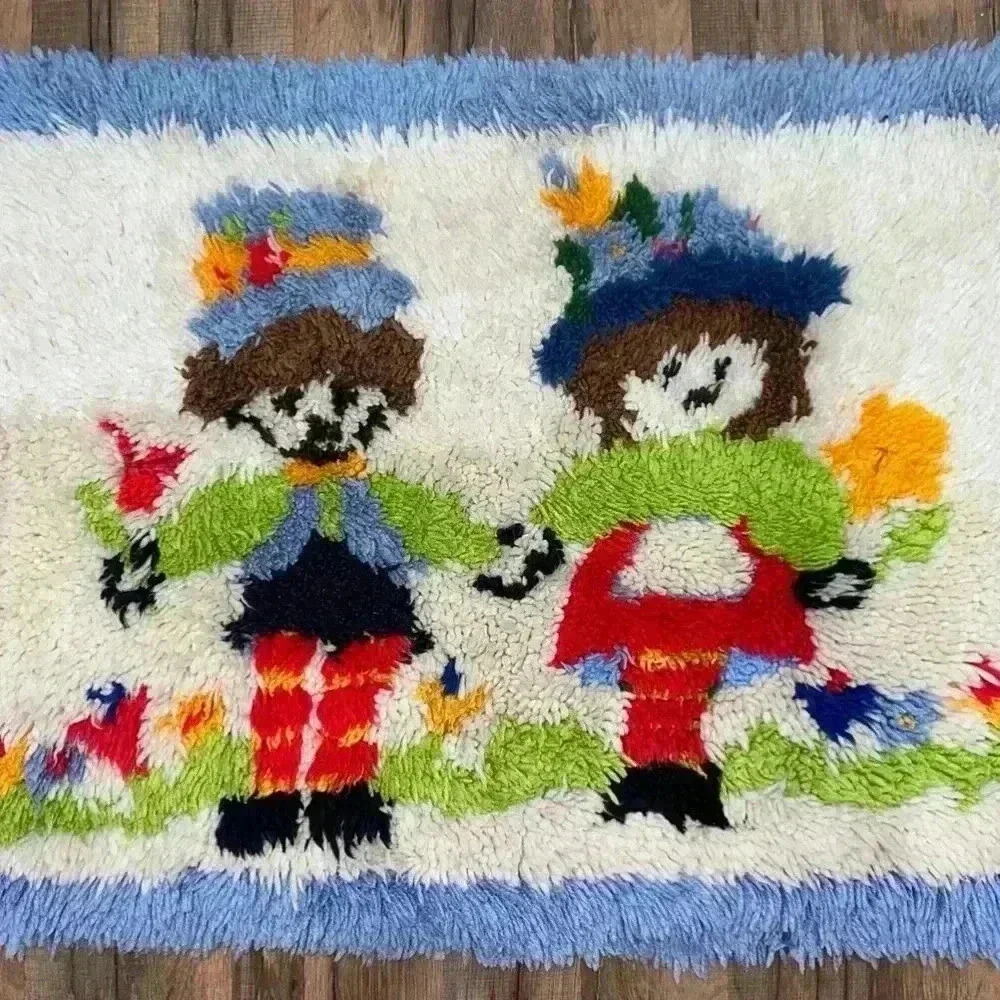 VINTAGE! Latch Hook Rug, Kids, multicolored! - Picture 5 of 6